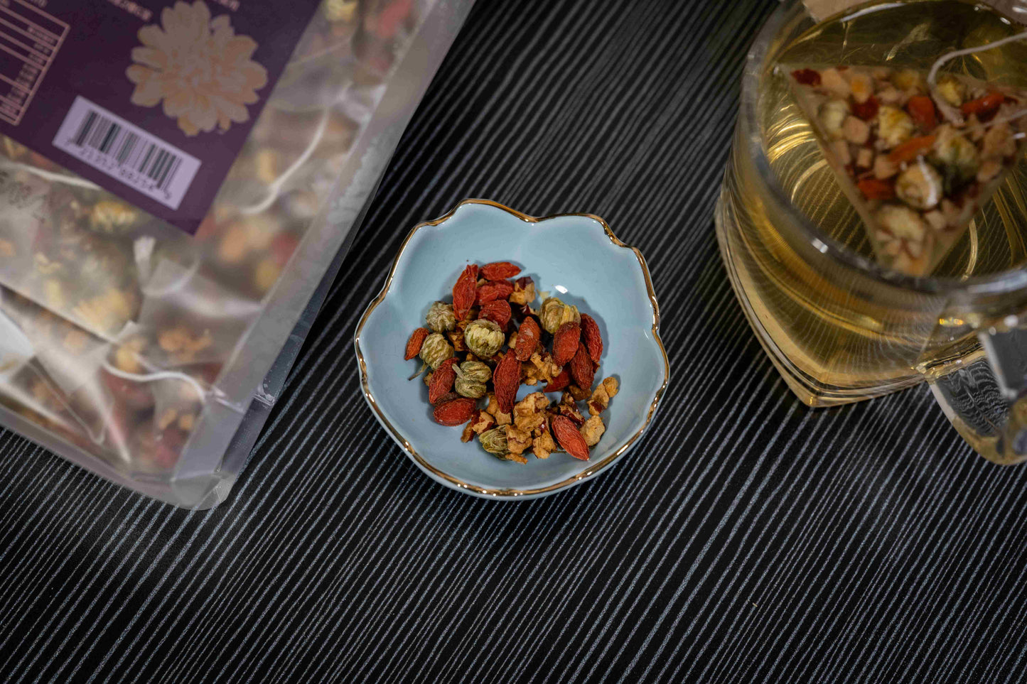 Cha Yuen – 50pcs Fetal Chrysanthemum Red Wolfberry Red Date Tea Promoting Vision Health and Enhancing Relaxation